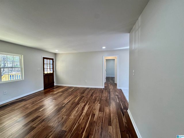 645 SKYVIEW LAKE ROAD, Warrior, AL 35180