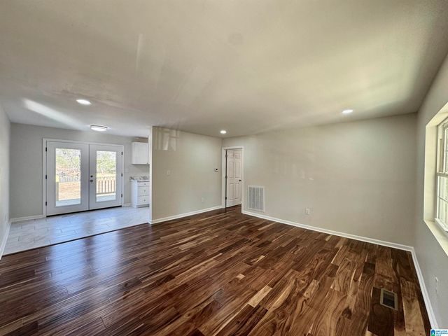 645 SKYVIEW LAKE ROAD, Warrior, AL 35180