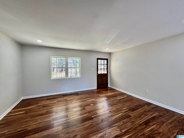 645 SKYVIEW LAKE ROAD, Warrior, AL 35180