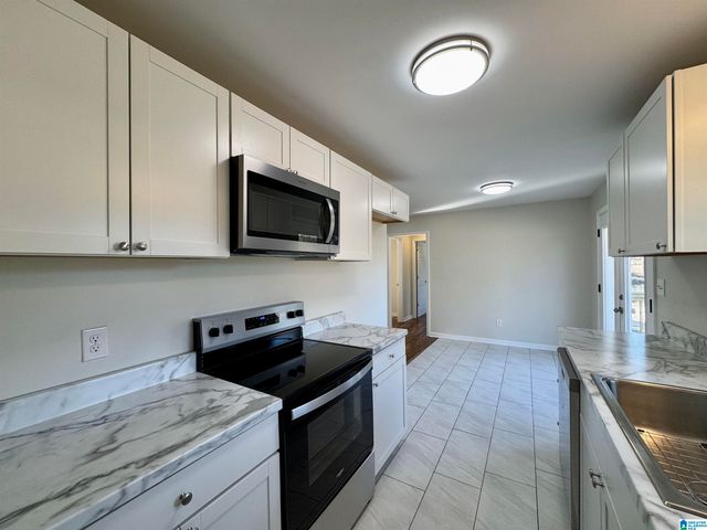 645 SKYVIEW LAKE ROAD, Warrior, AL 35180