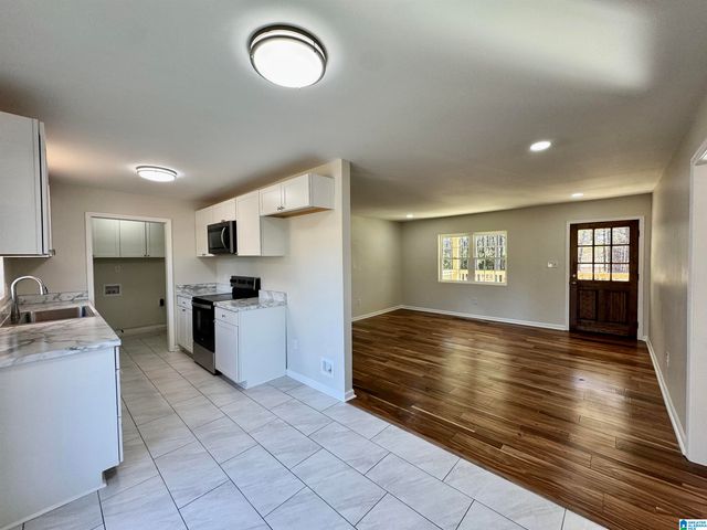 645 SKYVIEW LAKE ROAD, Warrior, AL 35180