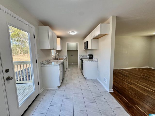 645 SKYVIEW LAKE ROAD, Warrior, AL 35180