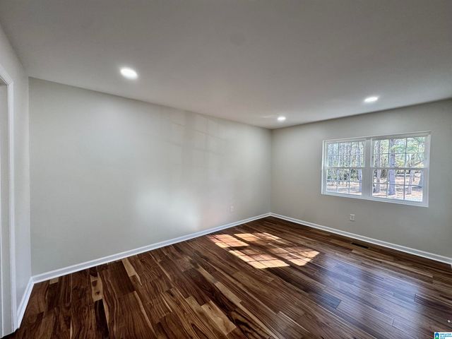 645 SKYVIEW LAKE ROAD, Warrior, AL 35180