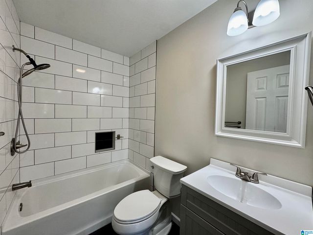 645 SKYVIEW LAKE ROAD, Warrior, AL 35180