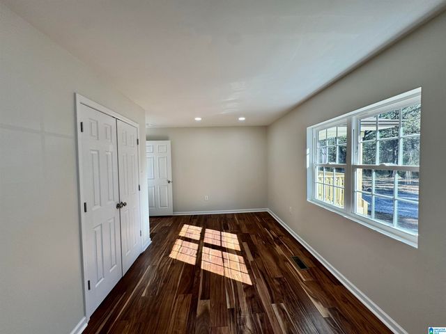 645 SKYVIEW LAKE ROAD, Warrior, AL 35180