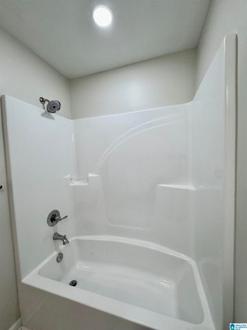 645 SKYVIEW LAKE ROAD, Warrior, AL 35180