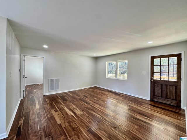 645 SKYVIEW LAKE ROAD, Warrior, AL 35180