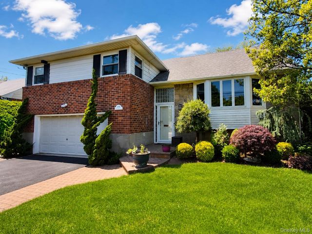 3452 Turf Road, Oceanside, NY 11572