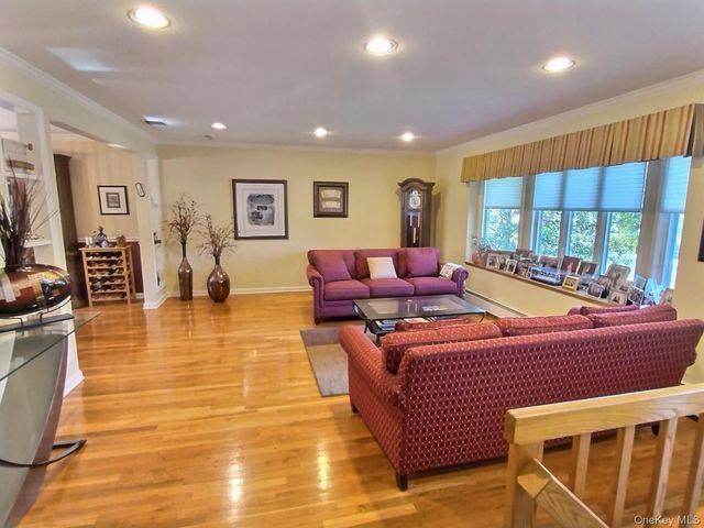 3452 Turf Road, Oceanside, NY 11572