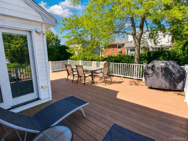 3452 Turf Road, Oceanside, NY 11572