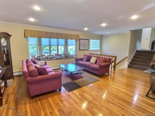 3452 Turf Road, Oceanside, NY 11572
