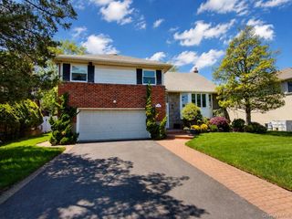3452 Turf Road, Oceanside, NY 11572