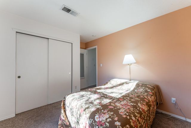 1527 Los Jardines Place NW, Albuquerque, NM 87104