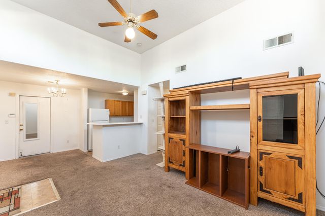 1527 Los Jardines Place NW, Albuquerque, NM 87104