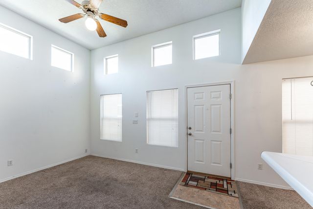 1527 Los Jardines Place NW, Albuquerque, NM 87104