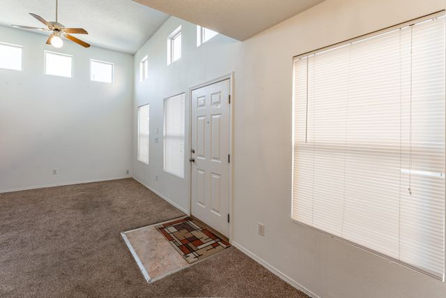 1527 Los Jardines Place NW, Albuquerque, NM 87104