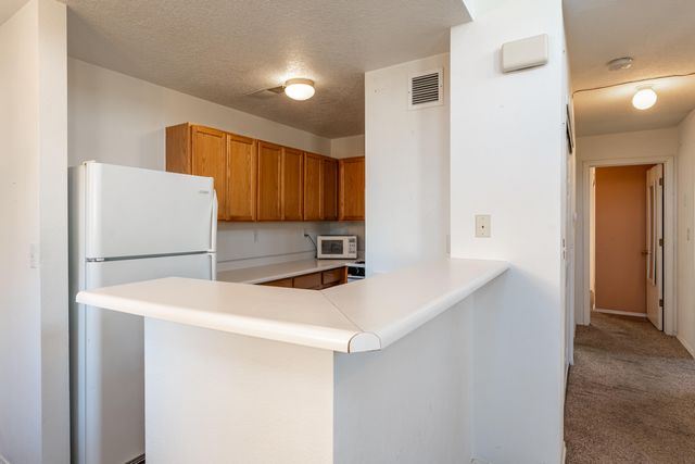 1527 Los Jardines Place NW, Albuquerque, NM 87104