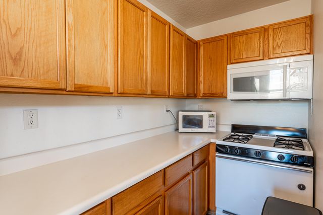 1527 Los Jardines Place NW, Albuquerque, NM 87104