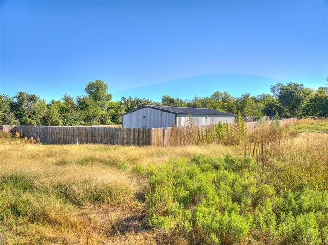 12724 S Coltrane Road, Edmond, OK 73034