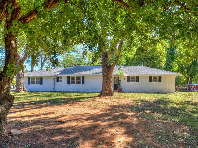 12724 S Coltrane Road, Edmond, OK 73034