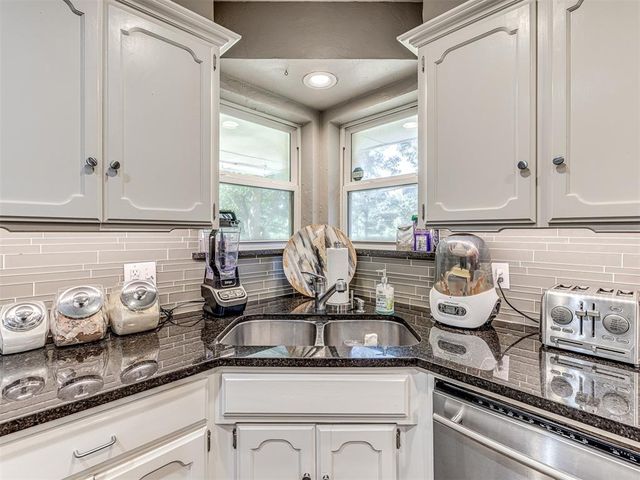 12724 S Coltrane Road, Edmond, OK 73034