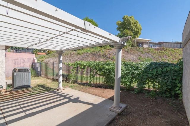 5655 Falling Leaf, Jurupa Valley, CA 92509
