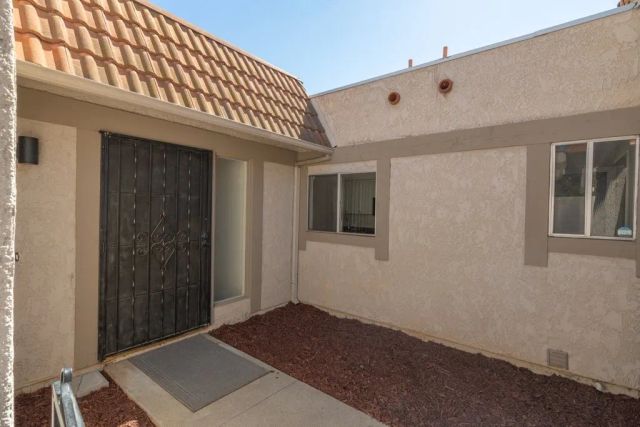 5655 Falling Leaf, Jurupa Valley, CA 92509