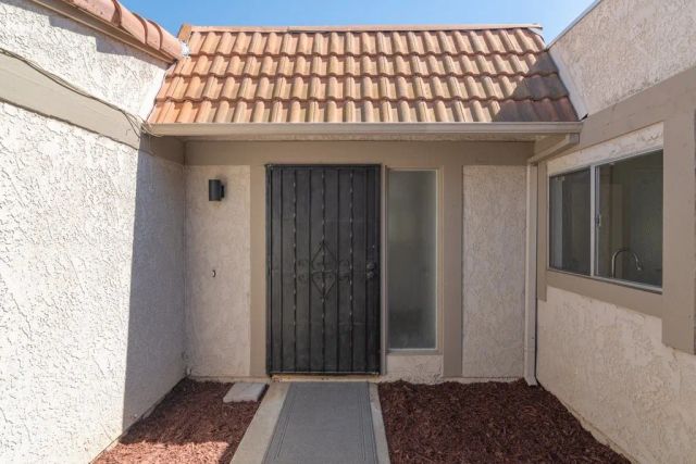 5655 Falling Leaf, Jurupa Valley, CA 92509