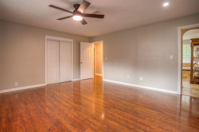 6016 Teas Nursery Road, Conroe, TX 77304