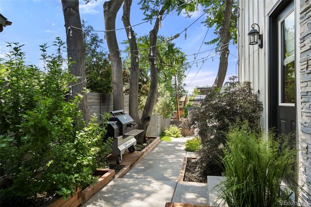 2805 S Sherman Street, Englewood, CO 80113