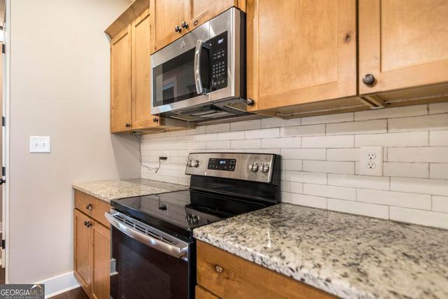 213 Barnyard Way, Perry, GA 31069