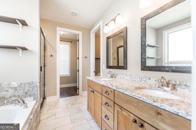213 Barnyard Way, Perry, GA 31069