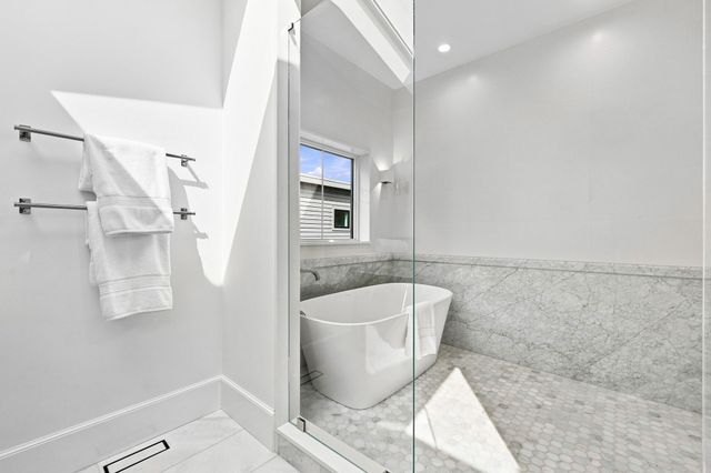 13 Hubbard Avenue, Cambridge, MA 02140