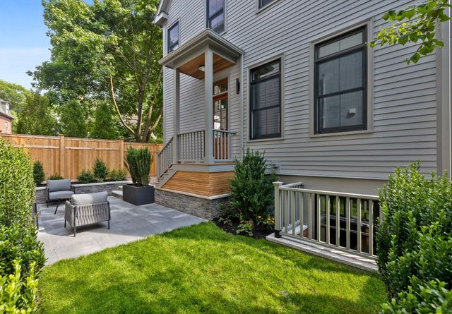 13 Hubbard Avenue, Cambridge, MA 02140