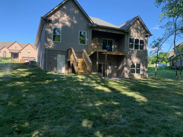 124 Grayson Ln, White House, TN 37188