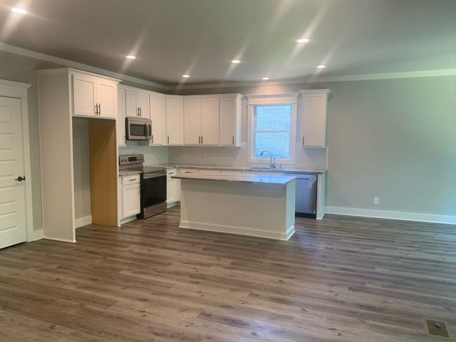 124 Grayson Ln, White House, TN 37188