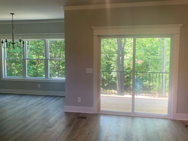 124 Grayson Ln, White House, TN 37188