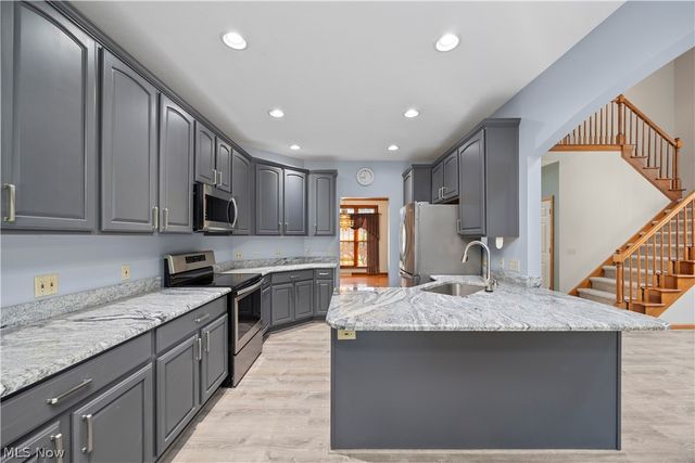 5317 Middlebury Court, Sheffield Village, OH 44054