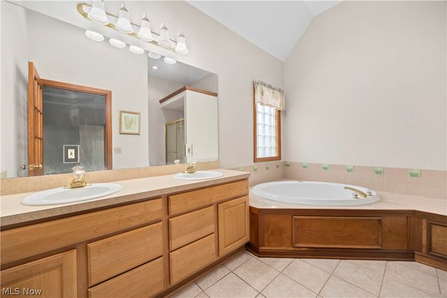 5317 Middlebury Court, Sheffield Village, OH 44054