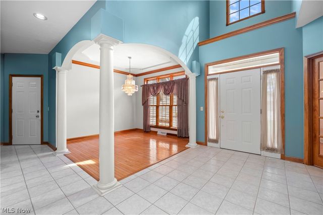 5317 Middlebury Court, Sheffield Village, OH 44054
