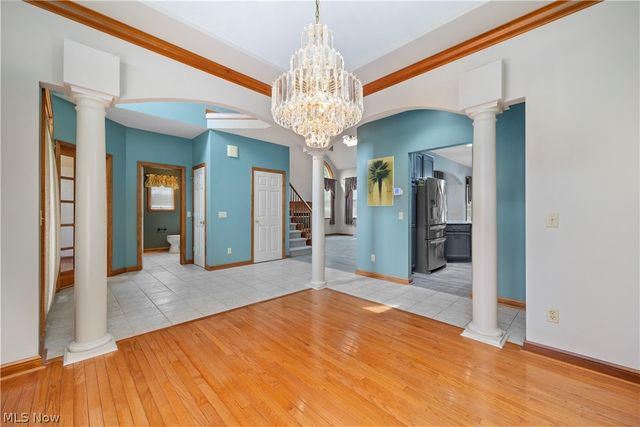 5317 Middlebury Court, Sheffield Village, OH 44054