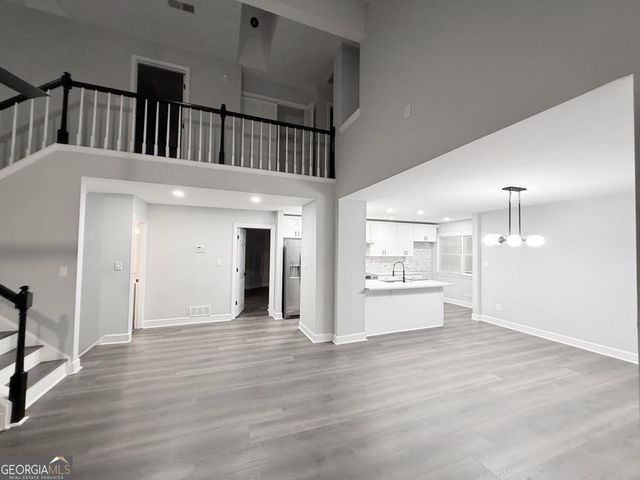 255 Dunwoody Creek Cir Circle, Sandy Springs, GA 30350