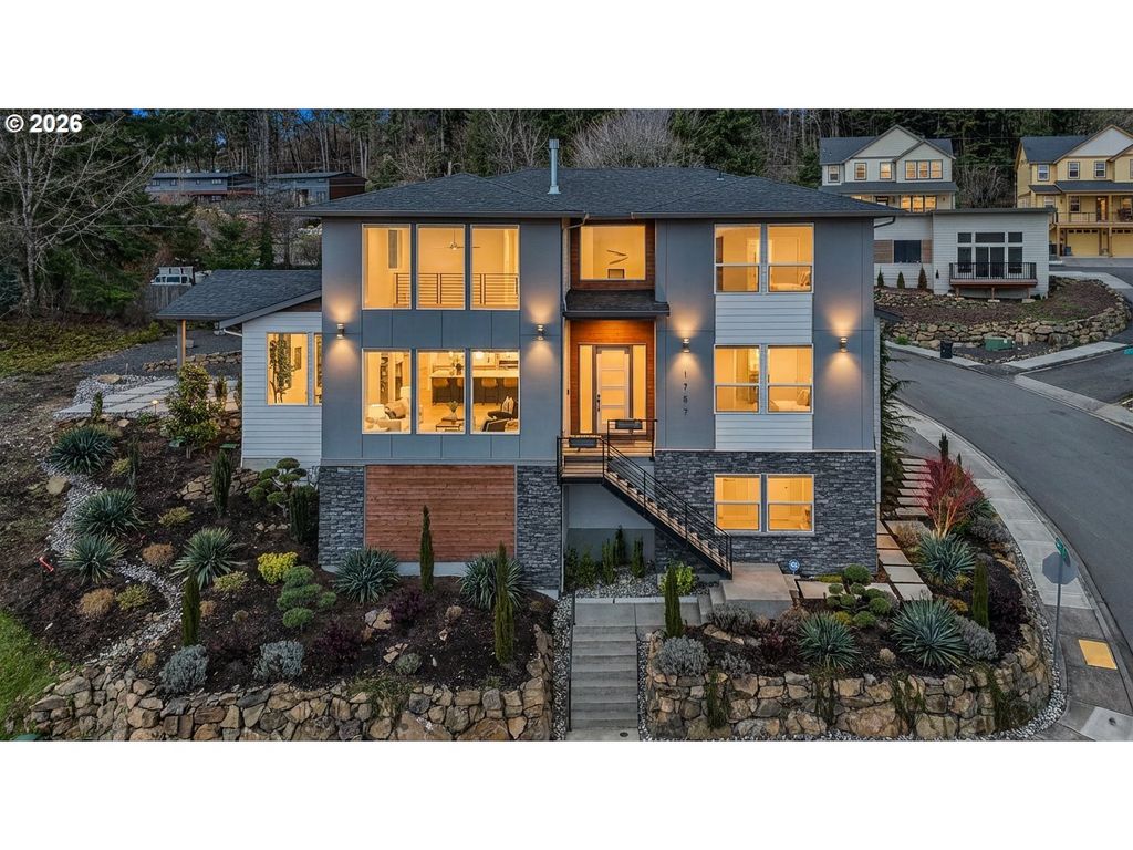 1757 N COLUMBIA RIDGE Way, Washougal, WA 98671