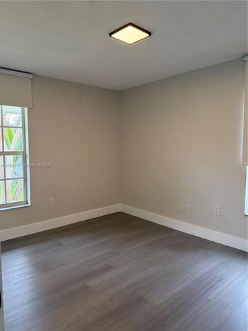 9760 SW 210th St, Cutler Bay, FL 33189