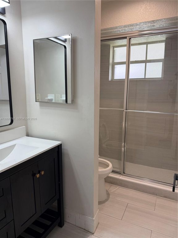 9760 SW 210th St, Cutler Bay, FL 33189