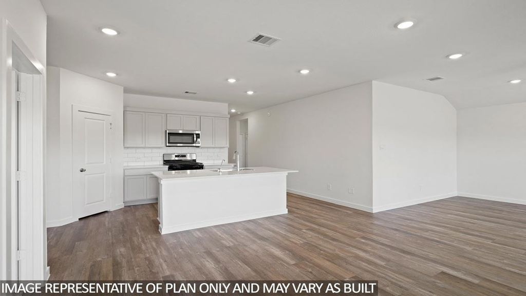 611 Nestor Drive, Crosby, TX 77532