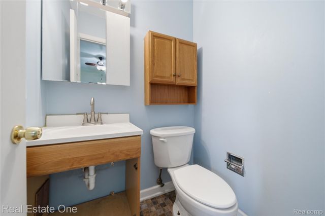 2276 Lakewood Way, Hamburg Township, MI 48169