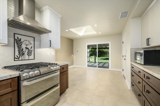 8725 Jonnie Way, Fair Oaks, CA 95628