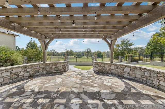 603 Fairway Drive, Broken Arrow, OK 74011