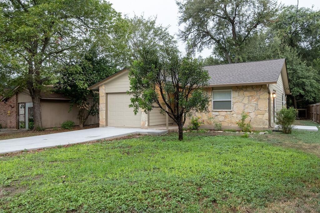 2018 Nevada ST, San Marcos, TX 78666